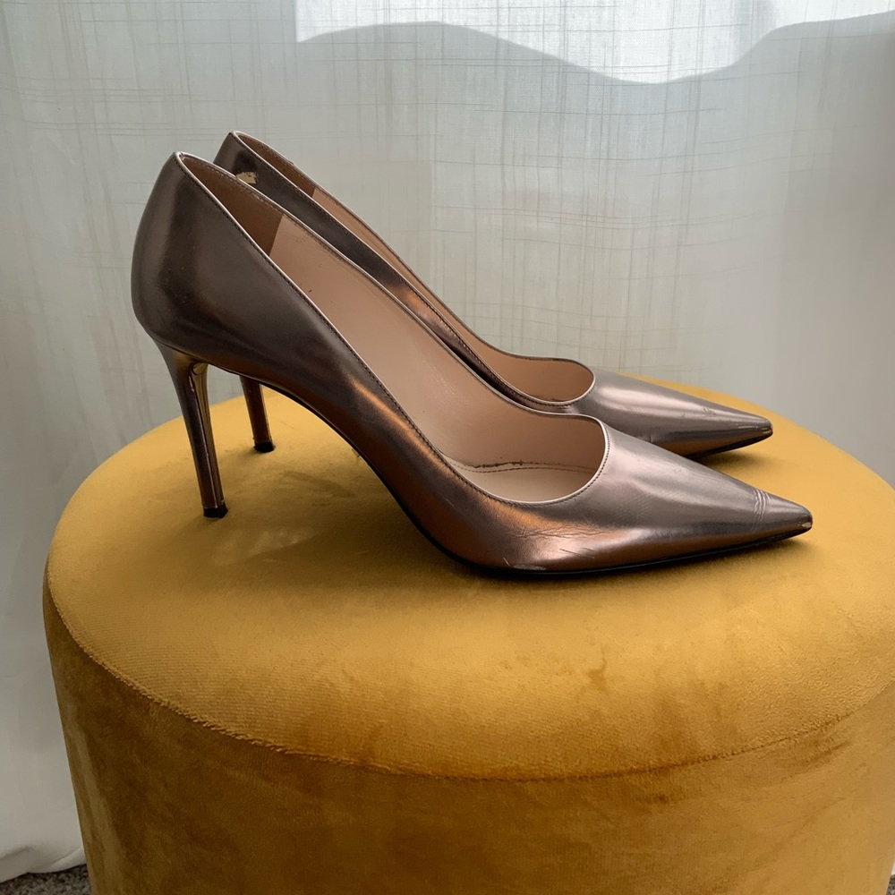 🔥 FREE w PURCHASE 🔥 Authentic Prada Metallic Pewter Pointed Toe Pumps 39.5 - Picture 2 of 9